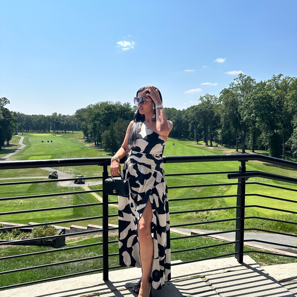 Abercrombie & Fitch Black and Cream Asymmetrical Dress with side cut out
